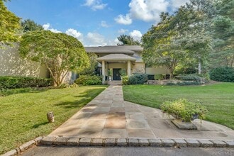 Building Photo - 5 Coachman's Ct