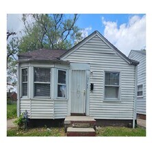 Building Photo - 15757 Mark Twain St