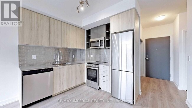 Building Photo - 10 De Boers Dr