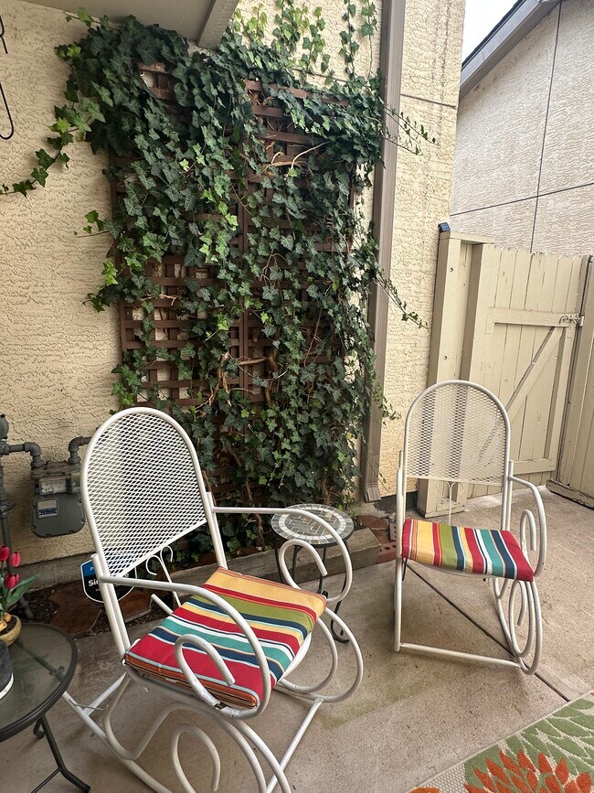 Building Photo - 3330 Templeton Gap Rd