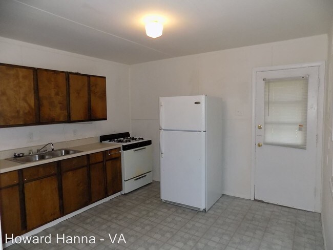 Building Photo - 2 br, 1 bath House - 1413 Oakcrest Drive