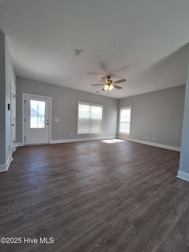 Building Photo - 3928 Pensacola Dr