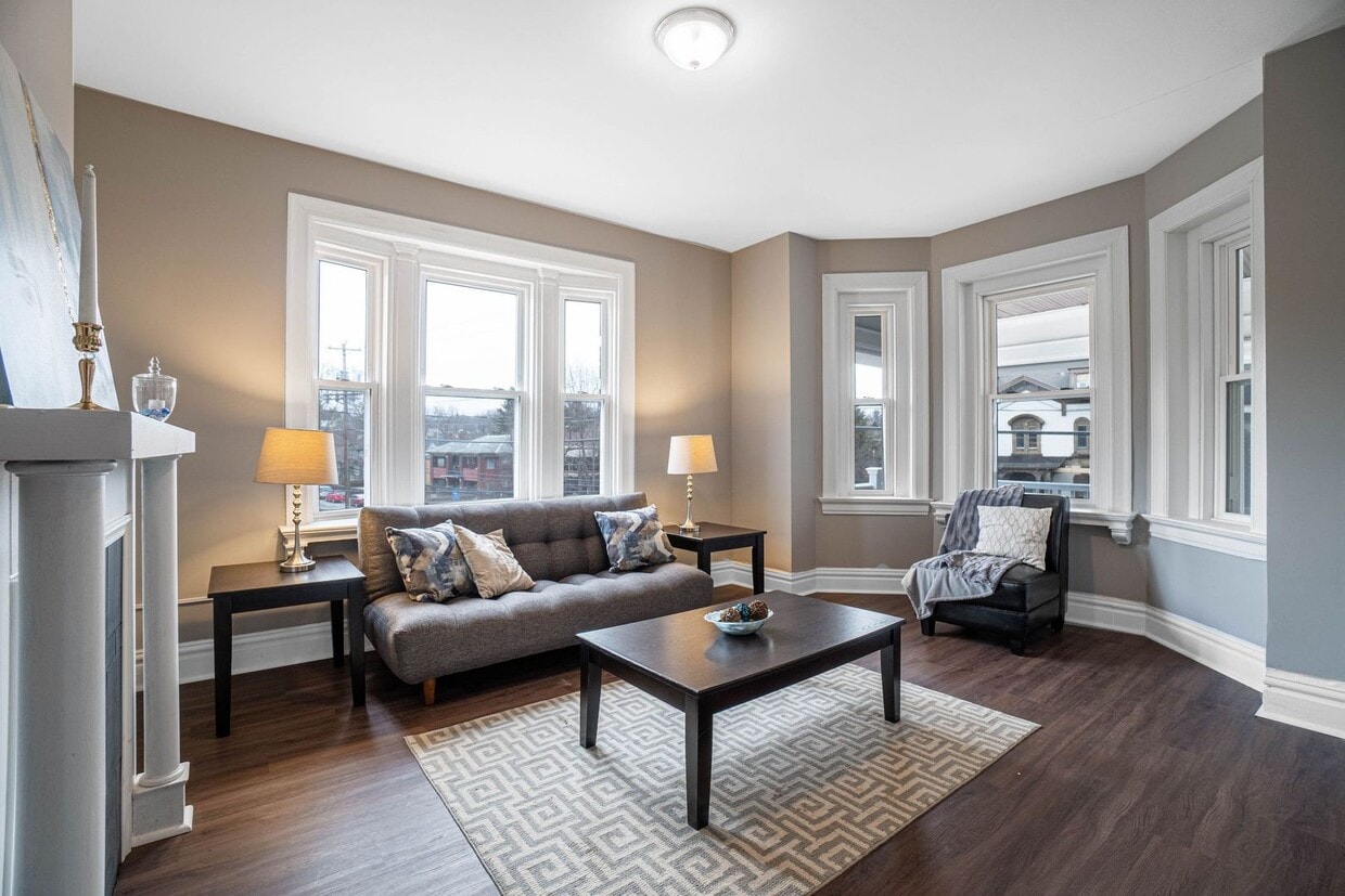 Classic 1900's building with all new interior space - Classic 1900's building with all new interior space