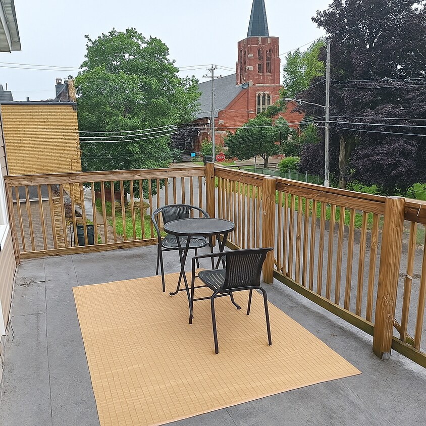 Walk-out patio - 109 Center Ave