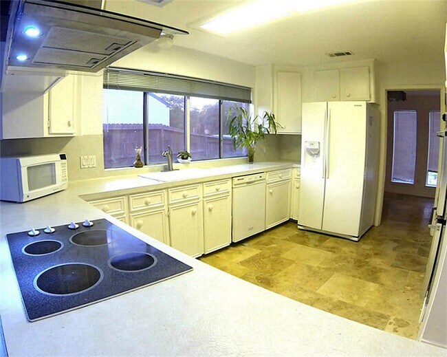 Foto del edificio - 15625 Elwood Dr