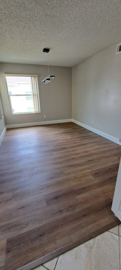 Building Photo - 5004 Laguna Bay Cir