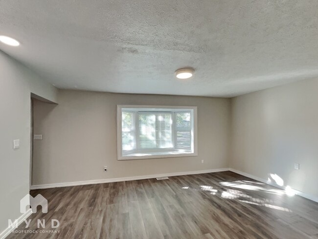 Building Photo - 3040 Wadsworth Ct