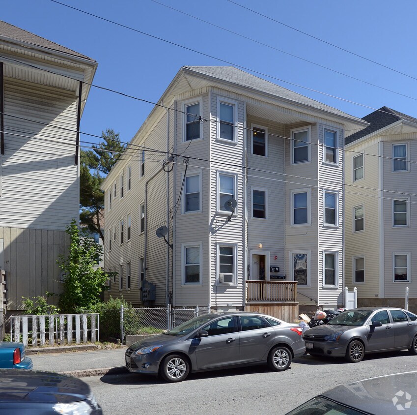 Building Photo - 115½ Bullard St