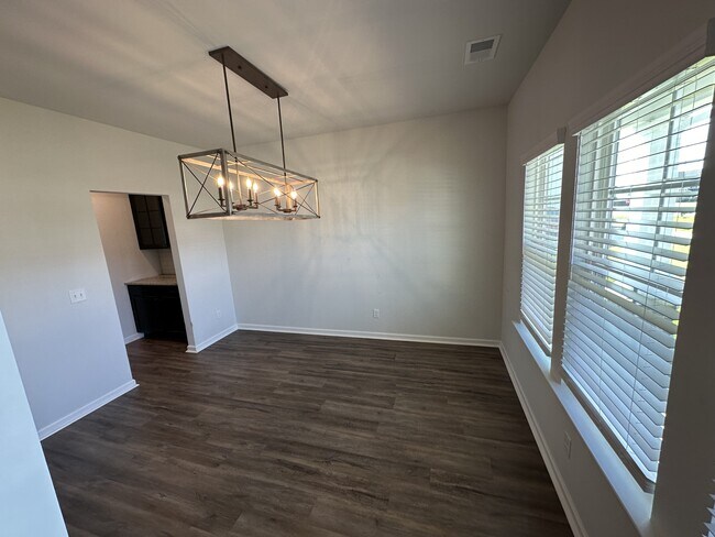 Building Photo - 74 Gracyn Ln