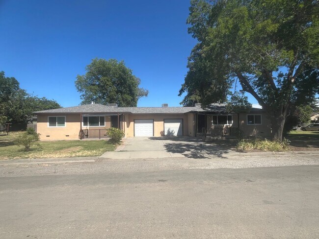 Foto del edificio - 16881 Antelope St