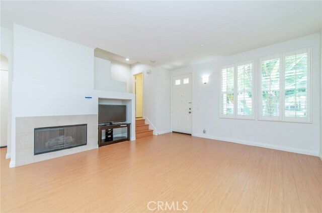 Building Photo - 234 Dewdrop