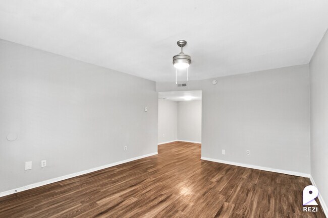 Foto del edificio - 2606 Wheless Ln