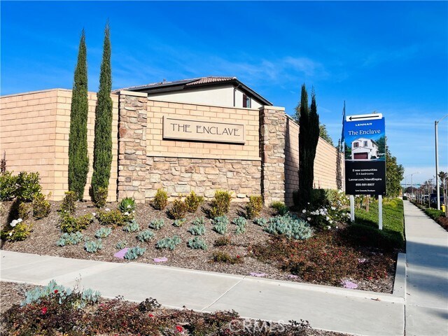 Building Photo - 2031 Divine Arroyo