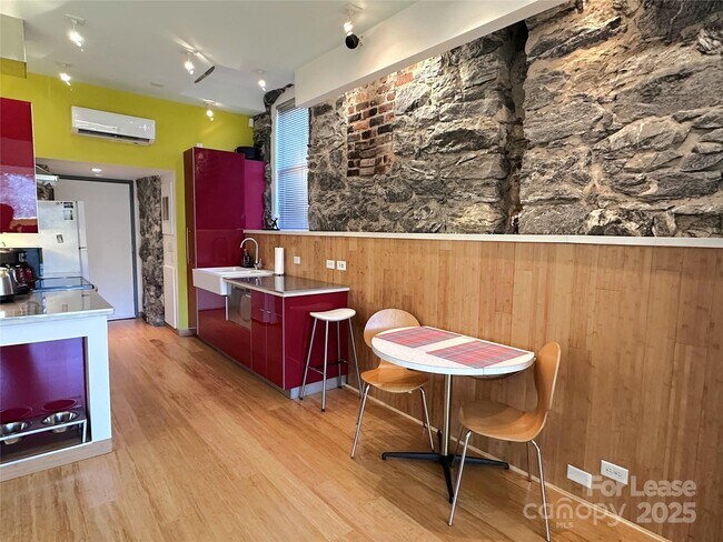 Foto del edificio - 130 Biltmore Ave