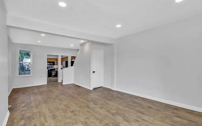 Building Photo - Coming Soon - Spacious 3 Bedroom, 1 Bath H...
