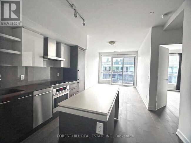 Photo du bâtiment - 1030 King St W