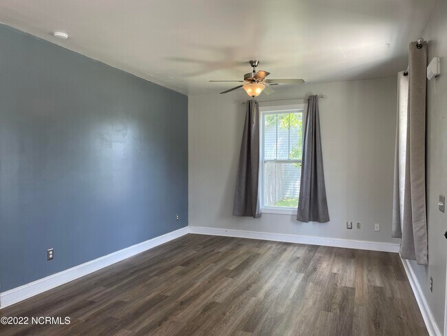 Foto del edificio - 156 Brian's Woods Rd