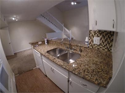 Foto del edificio - 3 bedrooms 2 bath with balcony condo 1,247...