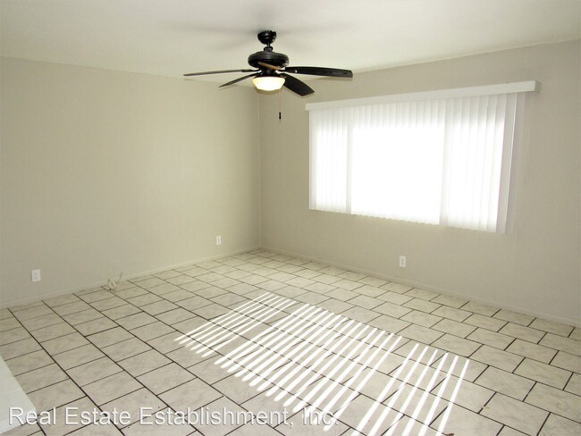 Building Photo - 2352 Iris Ct