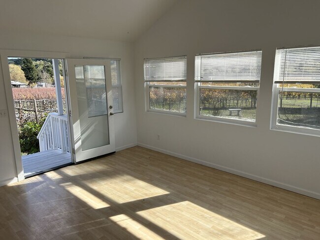 Building Photo - Beautiful Serene 2 Bedroom, 1 Bath with a 1 Bedroom, 1 bath ADU