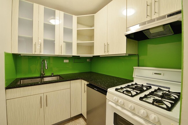 Foto del edificio - 315 West 55th Street