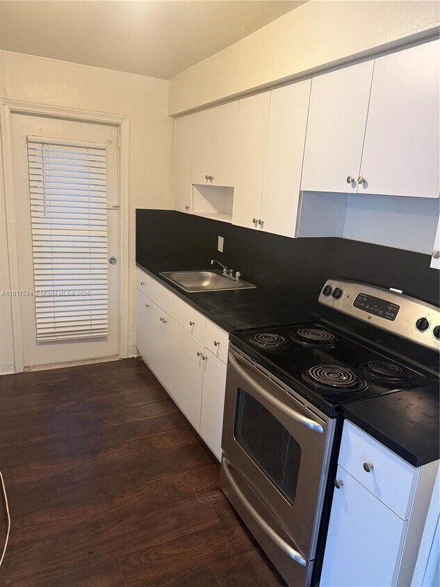 Foto principal - 16890 NE 21st Ave