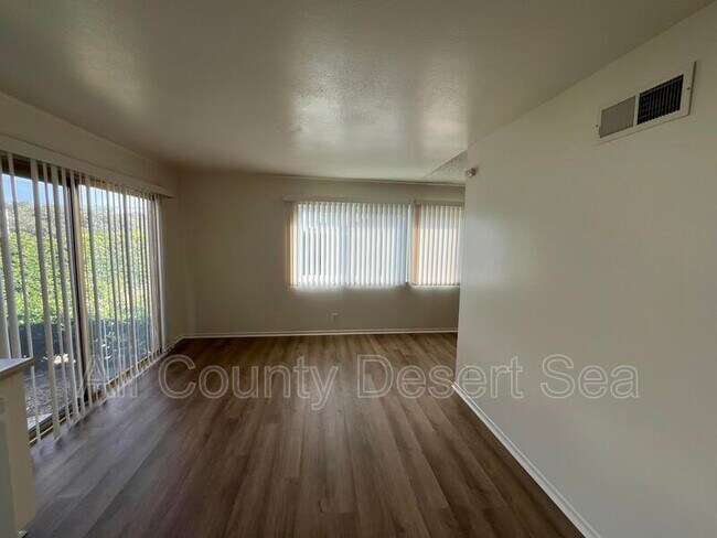 Foto del edificio - 5832 Nordina Dr