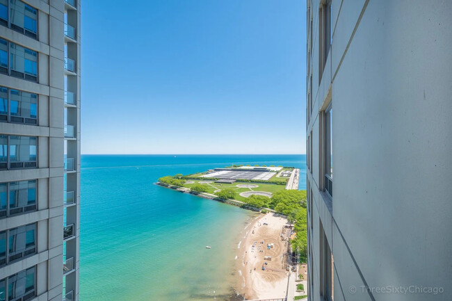 Foto del edificio - 600 N Lake Shore Dr