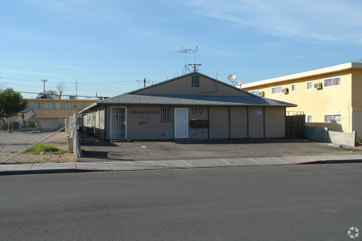 Primary Photo - Meadowwood Apartments
