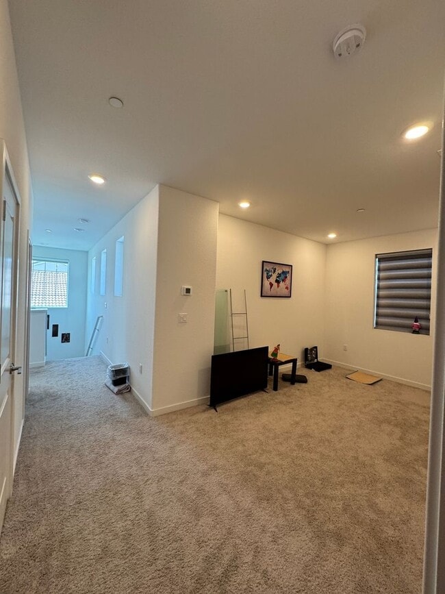 Building Photo - 4 Bedroom Single Family Home in Lathrop