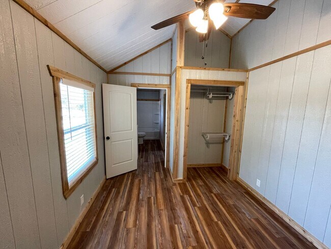 Foto del edificio - Hill Country Retreat on Acreage in Bandera