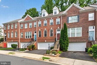 Building Photo - 4749 Thornbury Dr