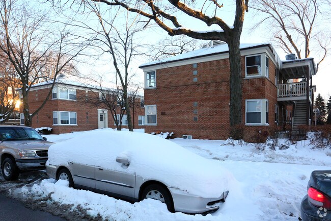Building Photo - 2103-23 W. Berwyn Ave.