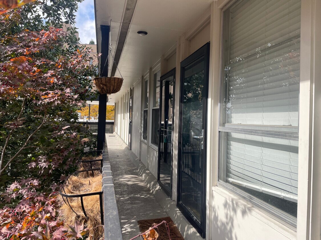 3831 West End Ave Unit 16, Nashville, TN 37205 Condo for Rent in