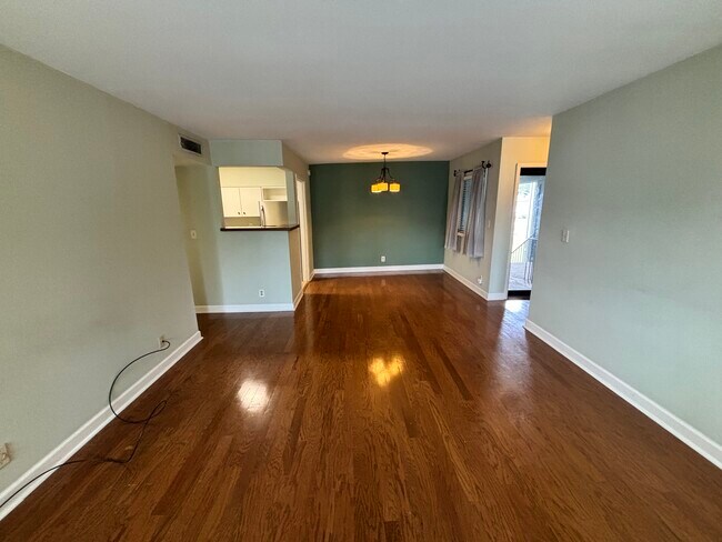Living & dining rooms - 1900 Richard Jones Rd