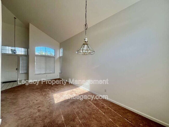 Foto del edificio - 2750 Parkview Terrace