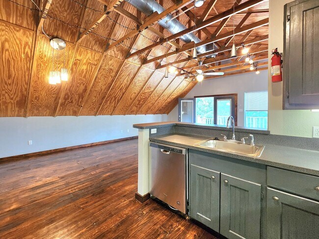 Foto del edificio - 2416 White Oak Dr