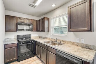 Building Photo - 17006 Hailey Harbor Dr