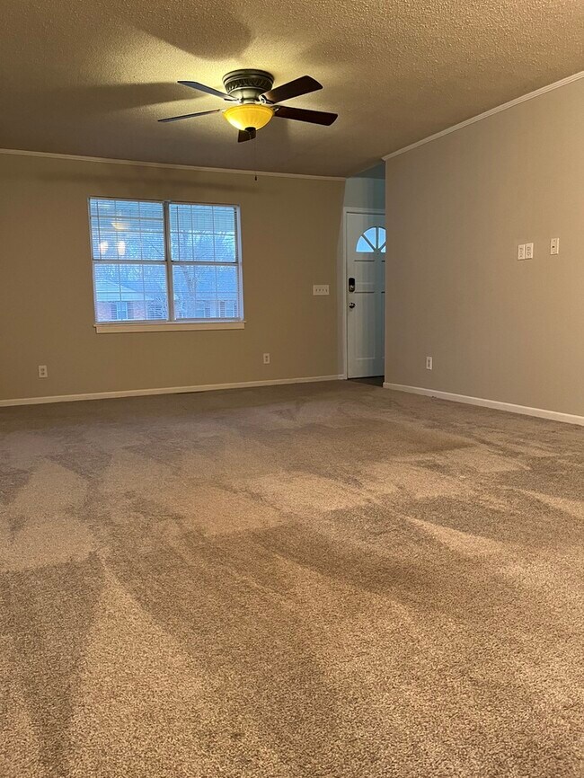 Foto del edificio - 800 Mountain View Ct