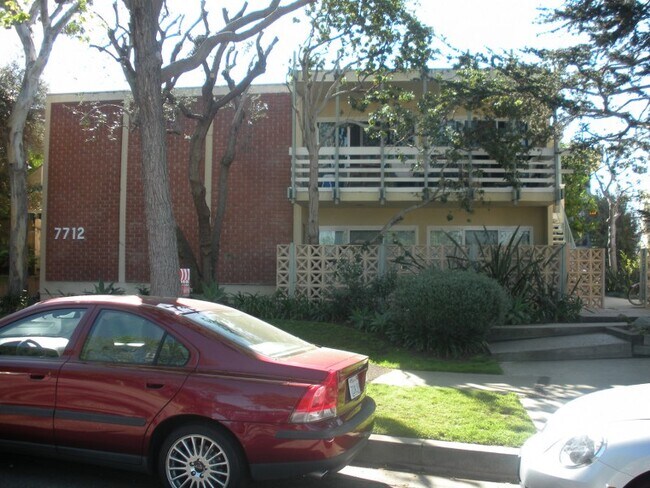 Building Photo - 7712 Paseo Del Rey