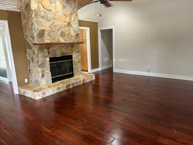 Building Photo - 8526 SW Westwood Ln