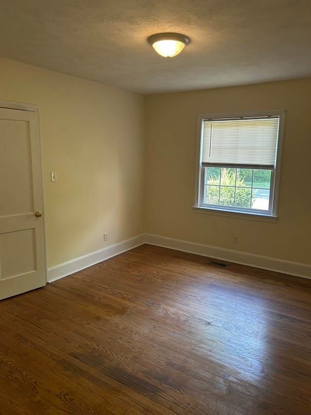 Building Photo - Fifth Street-311