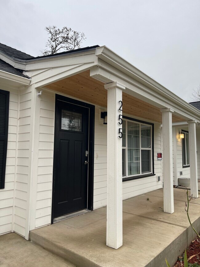 Foto del edificio - 255 Southview Pl S