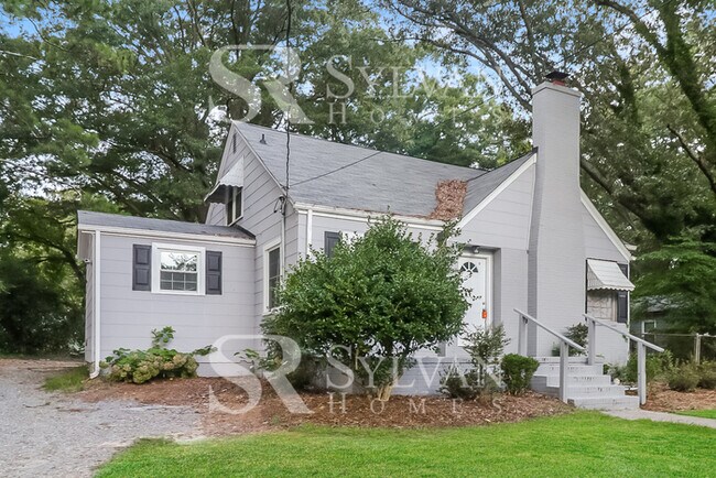 Building Photo - Enjoy living the good life in this 4 bedroom, 2 bathroom home