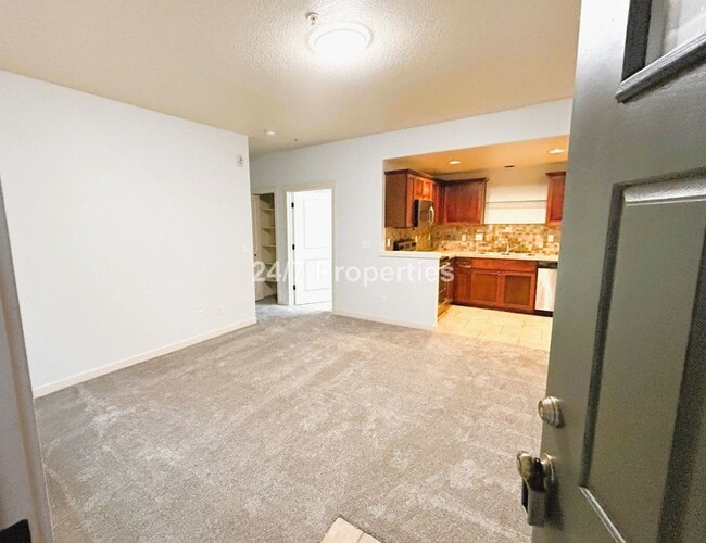 Foto del edificio - Updated 2 BD | 1 BA Condo with Amenities - Arbor Crossing