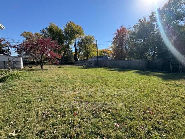 Building Photo - 1240 Pamela Dr