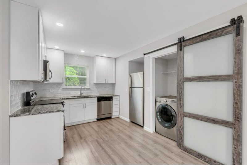 Primary Photo - 606 W 4th St
