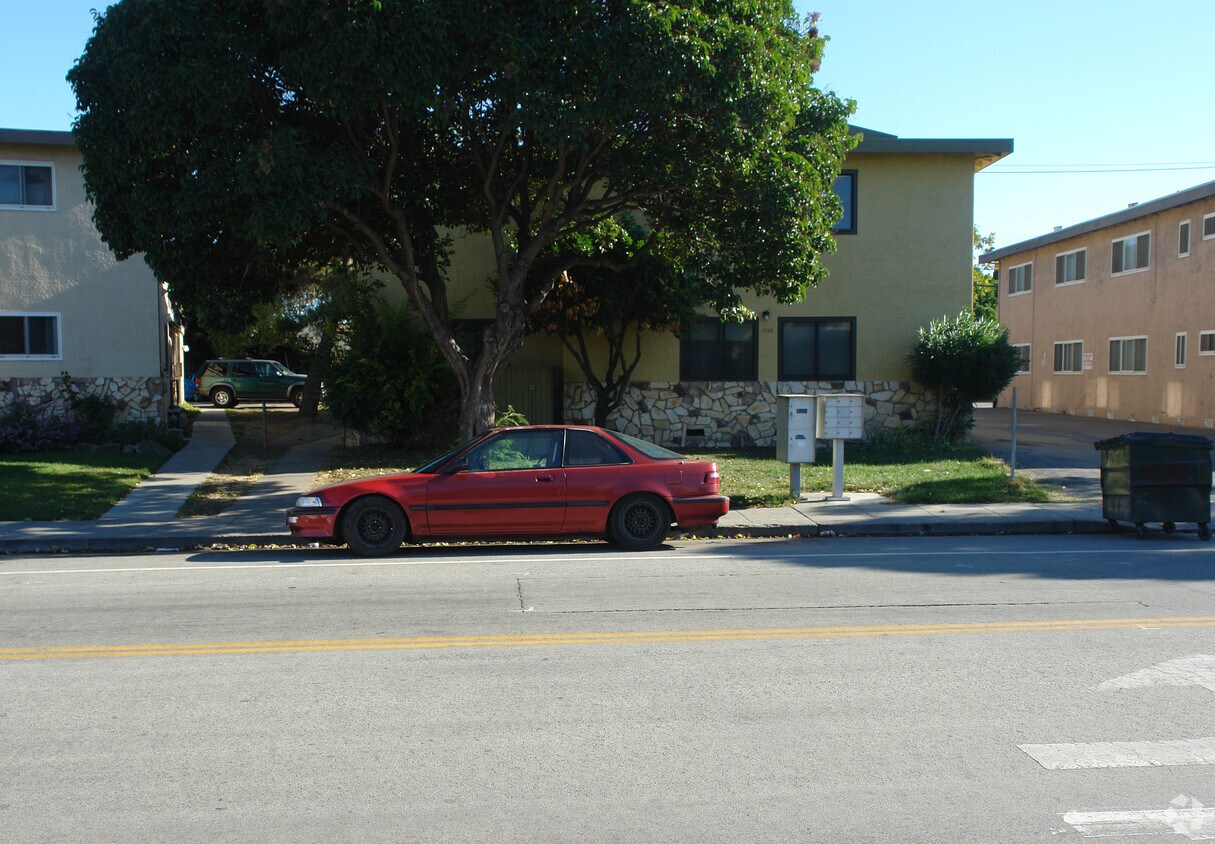 Building Photo - 1090 Clyde Ave
