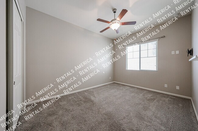 Foto del edificio - 3865 E Dogwood Pl