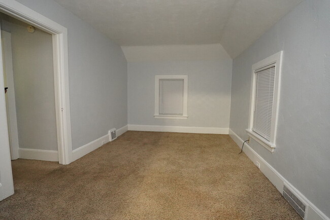 Building Photo - 2112 Miami St